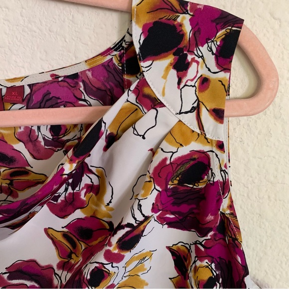 NWOT Draped Neckline Sleeveless Floral Blouse - Picture 4 of 14